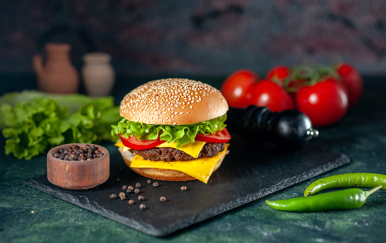 Хот-дог чи бургер? Яка з цих страв буде корисніша для організму